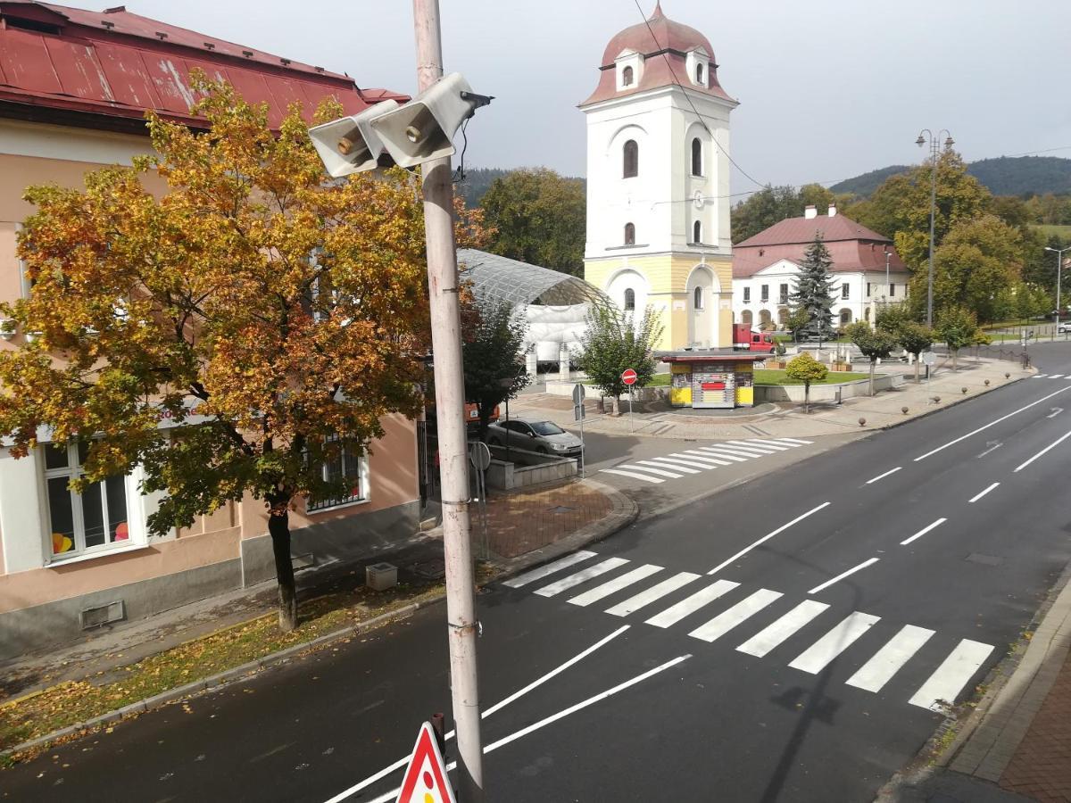 Penzión Marína pri Slovenskej reštaurácii Brezno Esterno foto