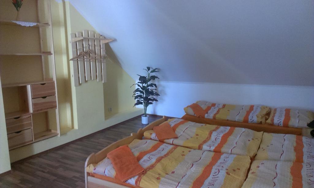 Penzión Marína pri Slovenskej reštaurácii Brezno Camera foto