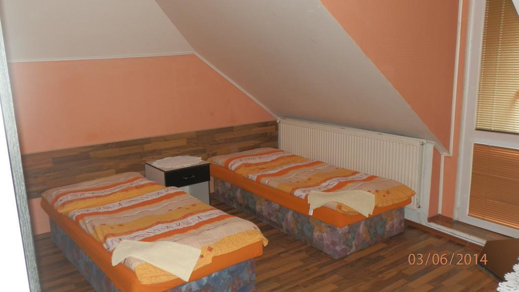 Penzión Marína pri Slovenskej reštaurácii Brezno Camera foto